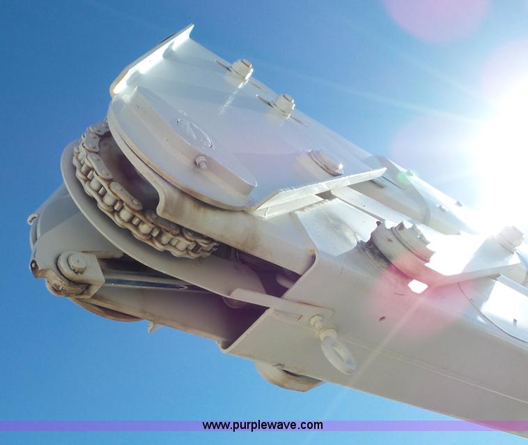 image for item L4486 2002 International 4400 bucket truck