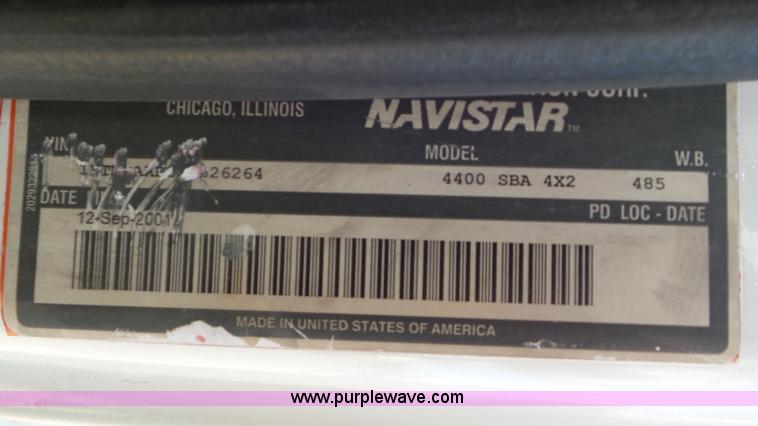 image for item L4486 2002 International 4400 bucket truck