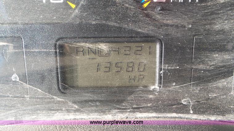 image for item L4487 2004 International 7300 bucket truck