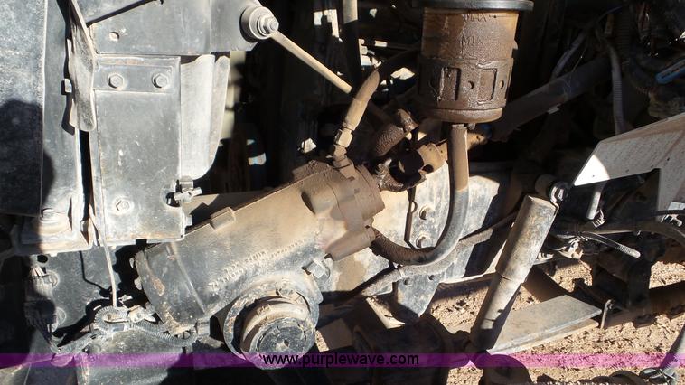 image for item L4487 2004 International 7300 bucket truck