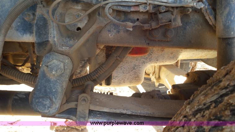 image for item L4487 2004 International 7300 bucket truck