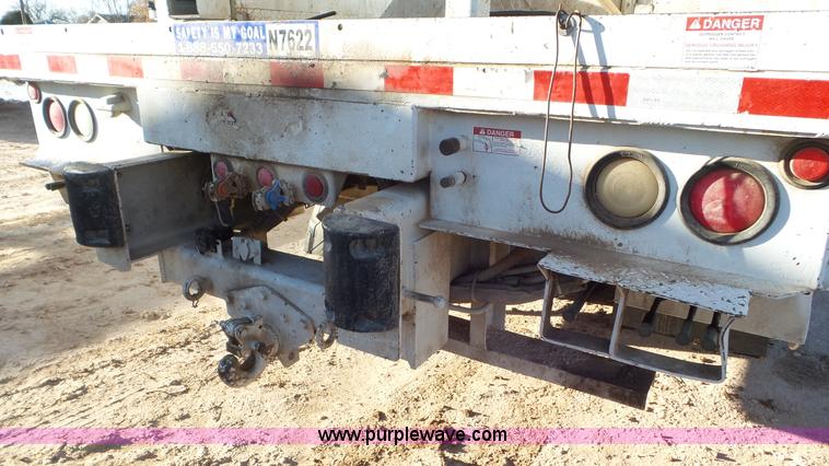 image for item L4487 2004 International 7300 bucket truck