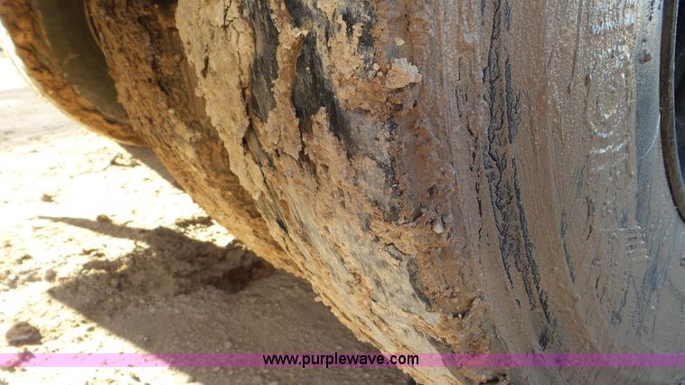 image for item L4487 2004 International 7300 bucket truck