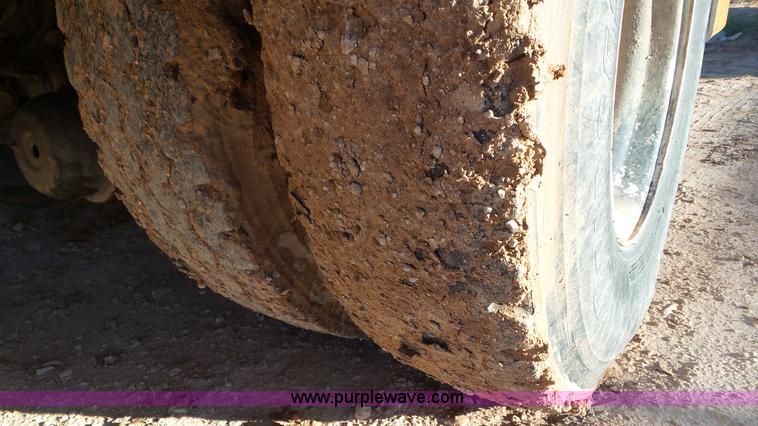 image for item L4487 2004 International 7300 bucket truck