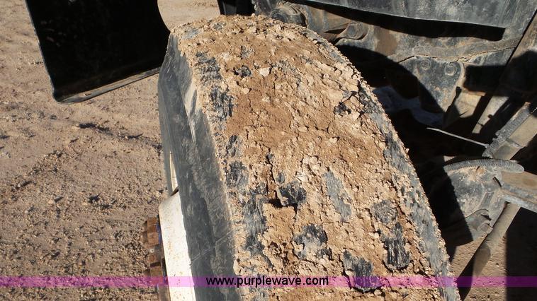 image for item L4487 2004 International 7300 bucket truck