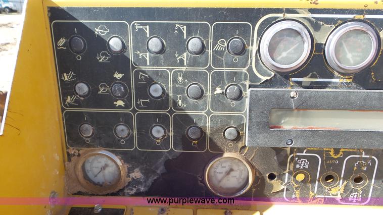 image for item L4490 1999 Vermeer T555 trencher