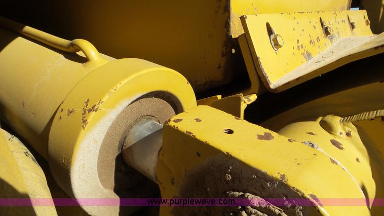 image for item L4490 1999 Vermeer T555 trencher