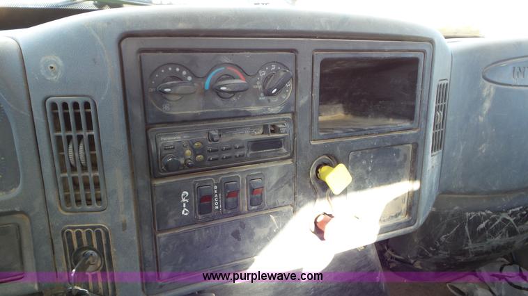 image for item L4491 2003 International DuraStar 4300 digger derrick truck