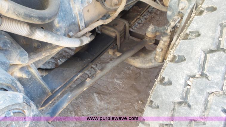 image for item L4491 2003 International DuraStar 4300 digger derrick truck