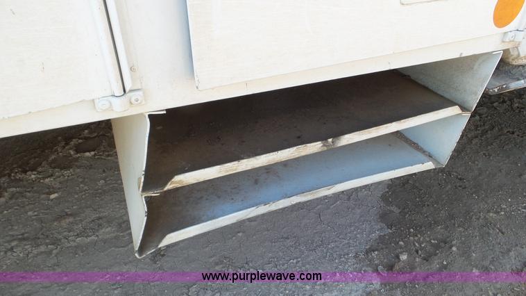 image for item L4491 2003 International DuraStar 4300 digger derrick truck