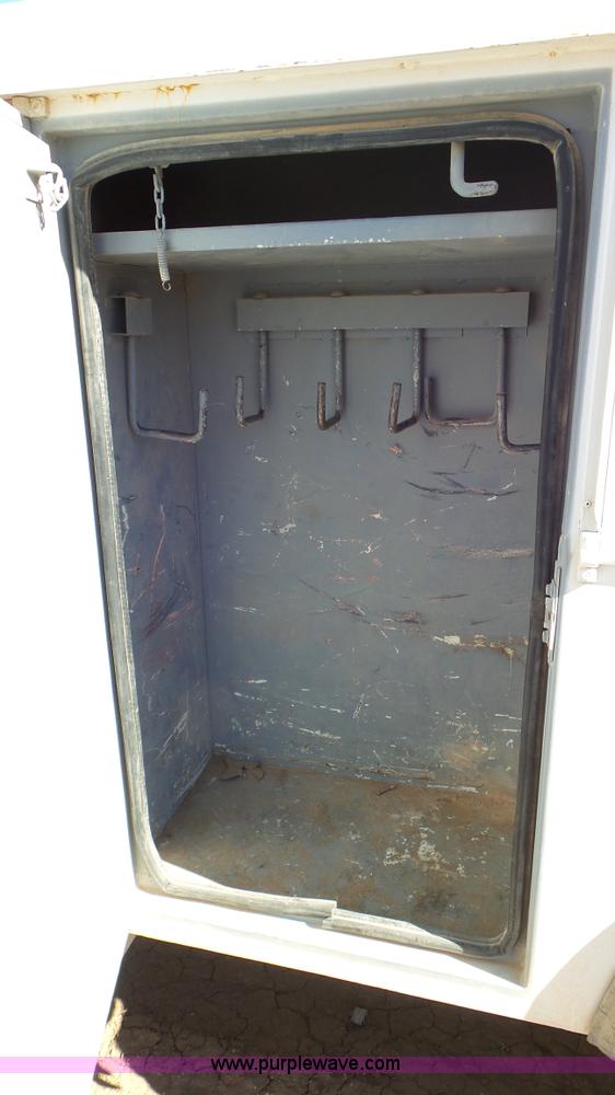 image for item L4491 2003 International DuraStar 4300 digger derrick truck