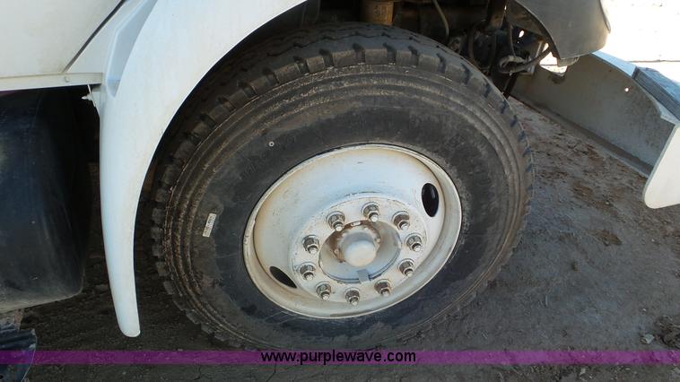 image for item L4491 2003 International DuraStar 4300 digger derrick truck