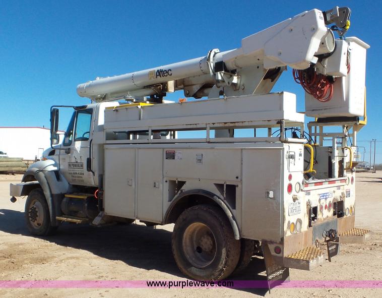 image for item L4493 2007 International 7300 bucket truck