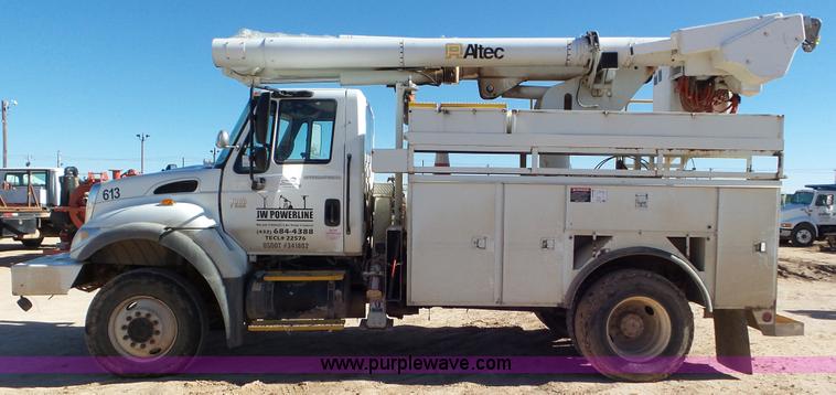 image for item L4493 2007 International 7300 bucket truck