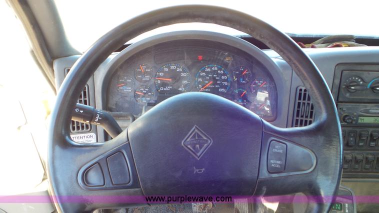 image for item L4493 2007 International 7300 bucket truck