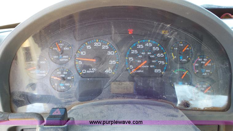 image for item L4493 2007 International 7300 bucket truck