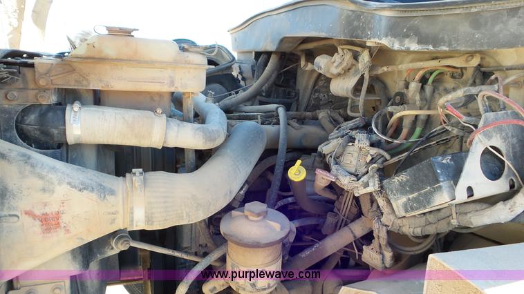 image for item L4493 2007 International 7300 bucket truck