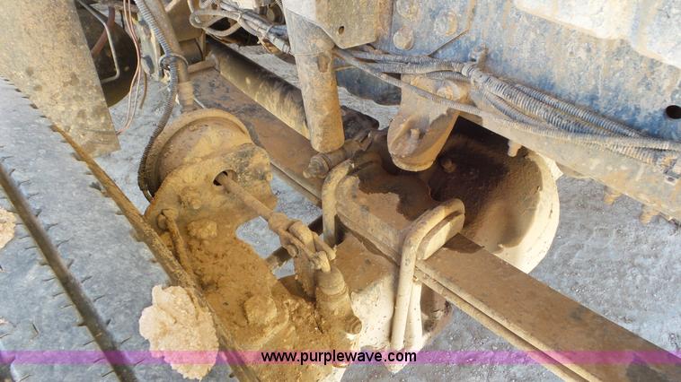 image for item L4493 2007 International 7300 bucket truck