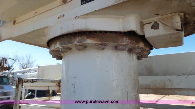 image for item L4493 2007 International 7300 bucket truck