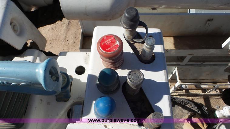 image for item L4493 2007 International 7300 bucket truck