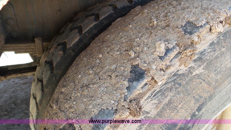 image for item L4493 2007 International 7300 bucket truck