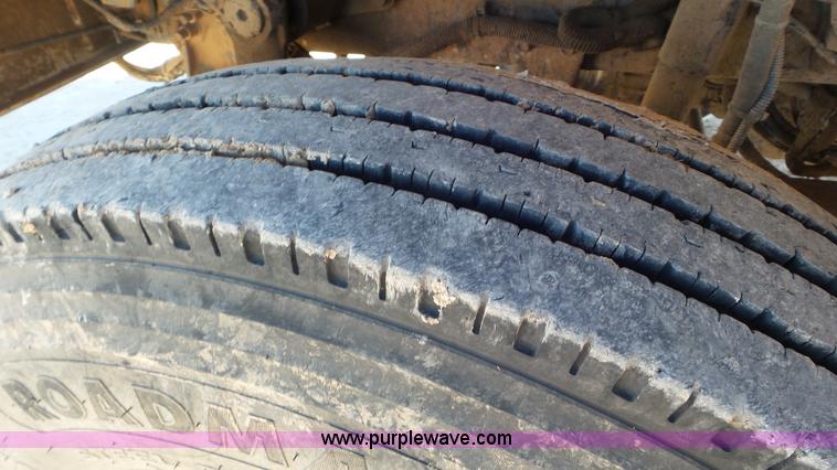 image for item L4493 2007 International 7300 bucket truck