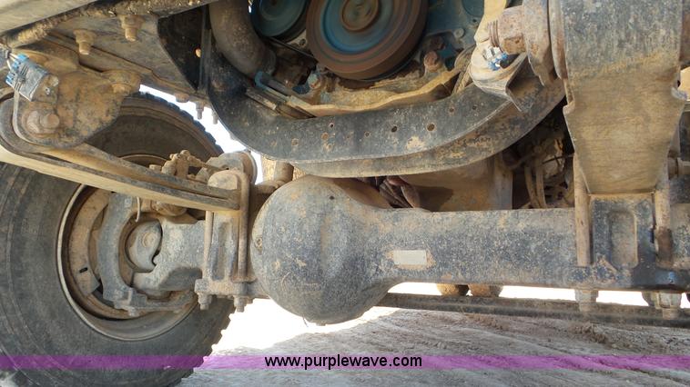 image for item L4494 2005 International 7300 bucket truck