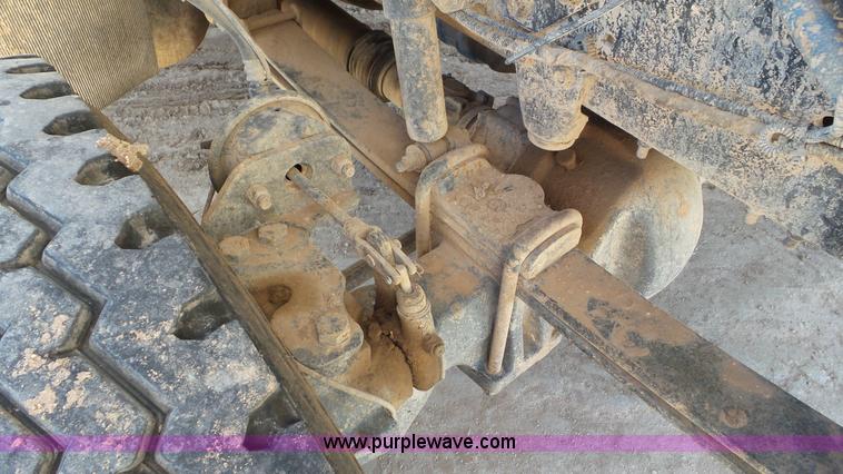 image for item L4494 2005 International 7300 bucket truck