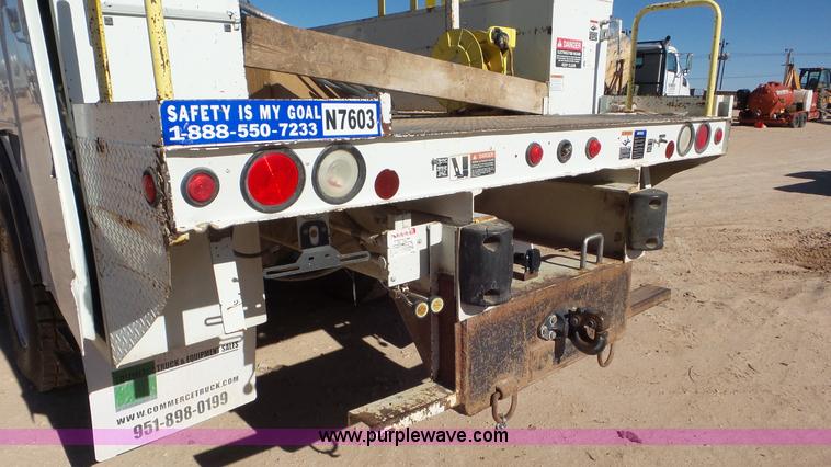 image for item L4494 2005 International 7300 bucket truck