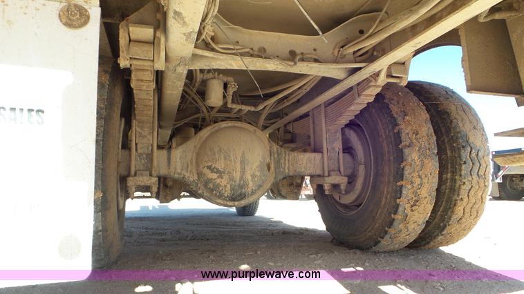 image for item L4494 2005 International 7300 bucket truck