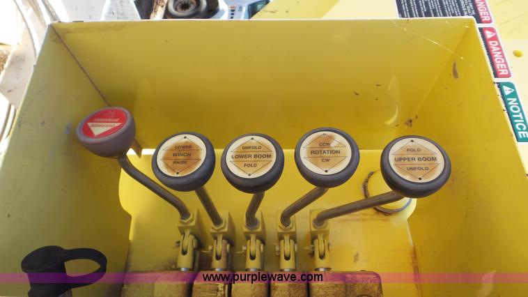 image for item L4494 2005 International 7300 bucket truck