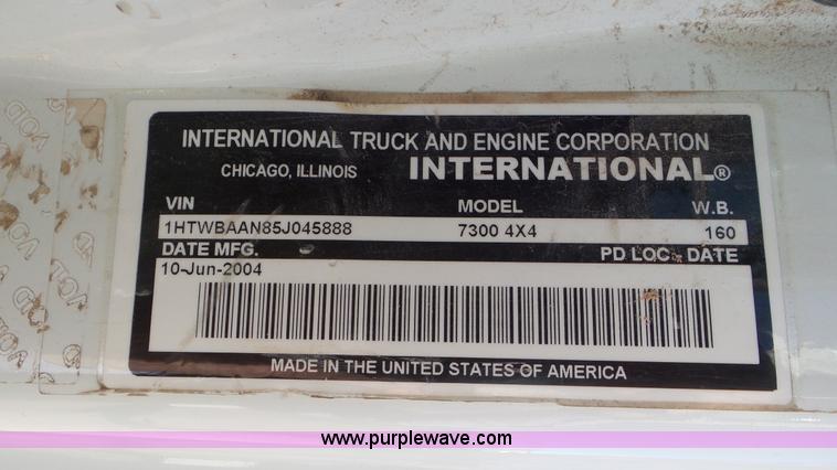 image for item L4494 2005 International 7300 bucket truck