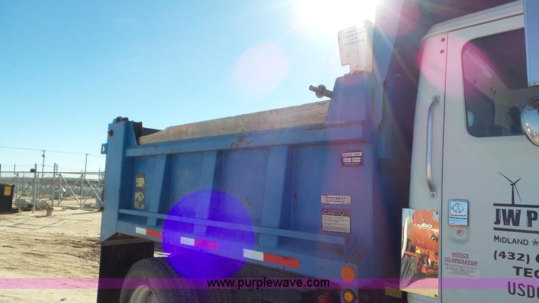 image for item L4497 1997 International 8100 dump truck