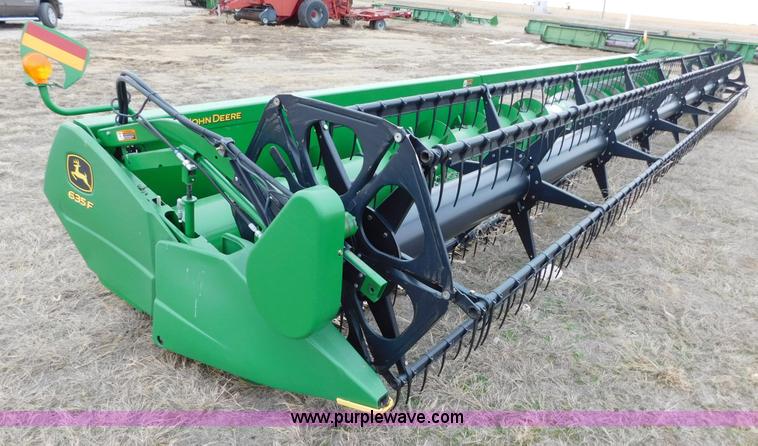 image for item AW9291 2010 John Deere 635F flex head
