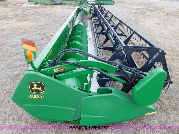 image for item AW9291 2010 John Deere 635F flex head
