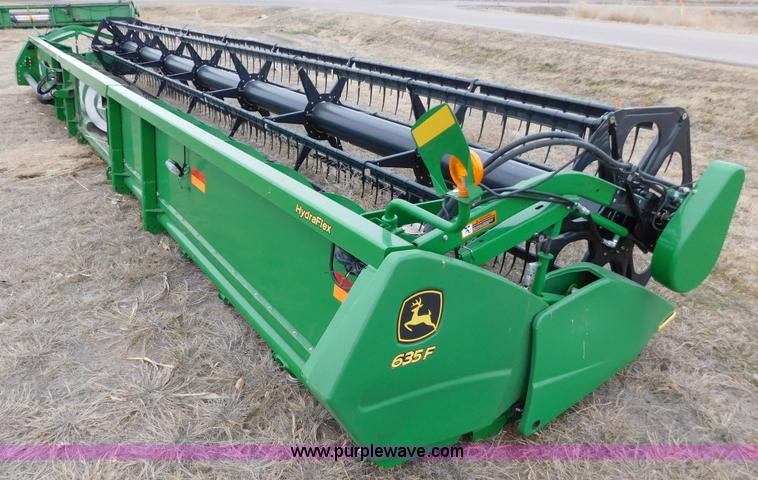 image for item AW9291 2010 John Deere 635F flex head