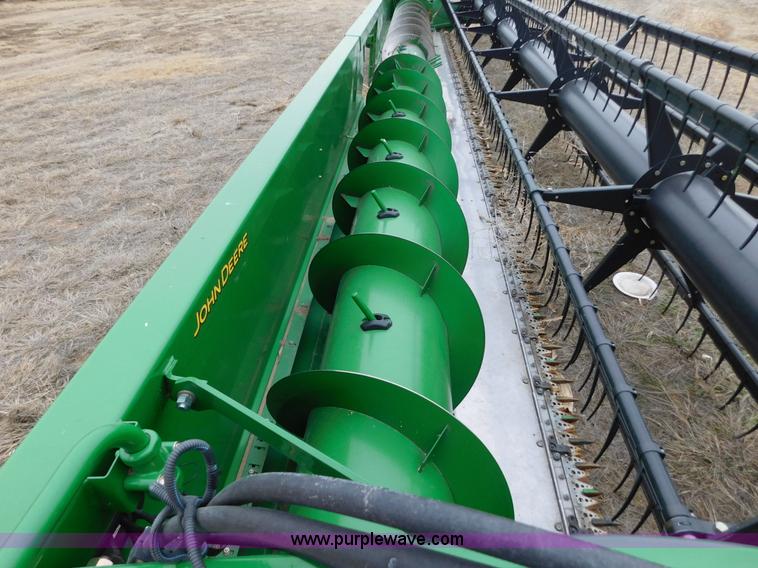 image for item AW9291 2010 John Deere 635F flex head