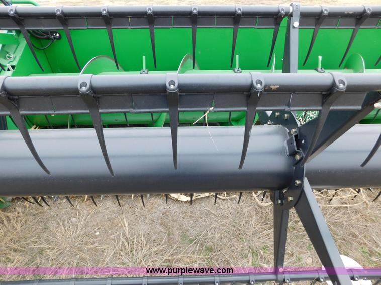image for item AW9291 2010 John Deere 635F flex head