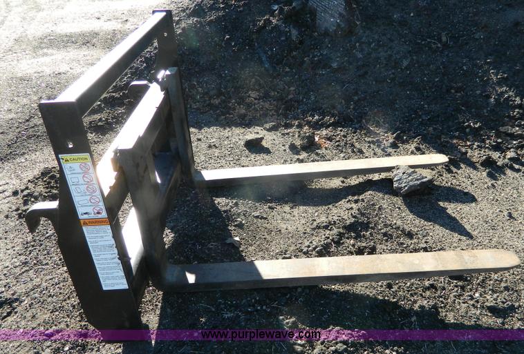 image for item BQ9995 2012 John Deere 6140D MFWD tractor