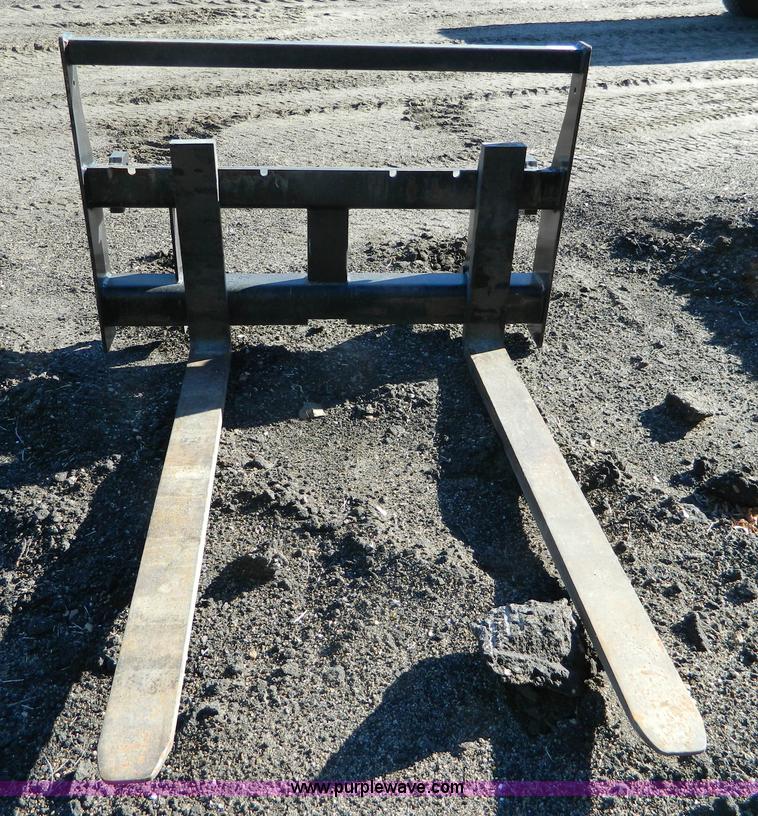 image for item BQ9995 2012 John Deere 6140D MFWD tractor