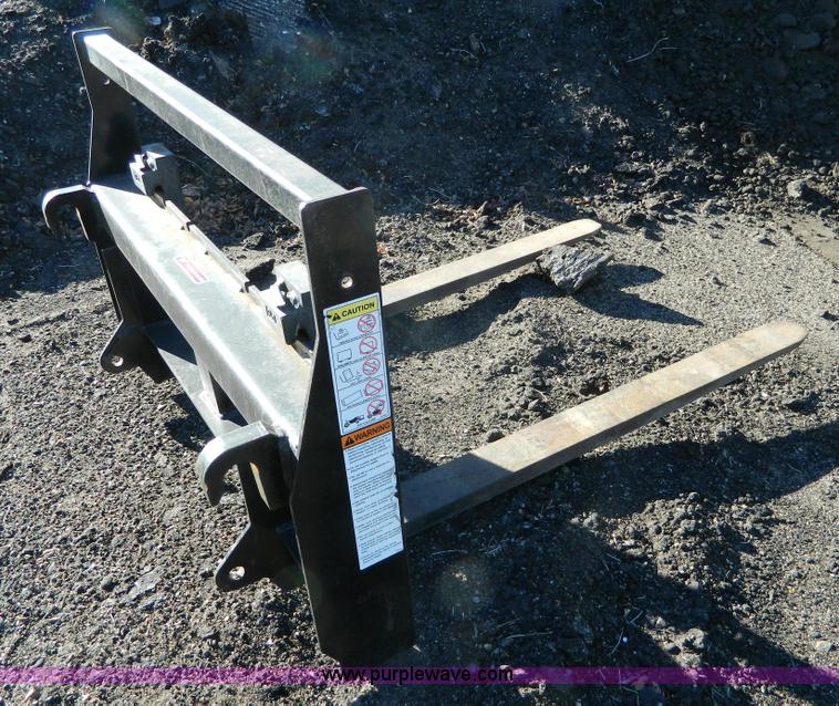 image for item BQ9995 2012 John Deere 6140D MFWD tractor