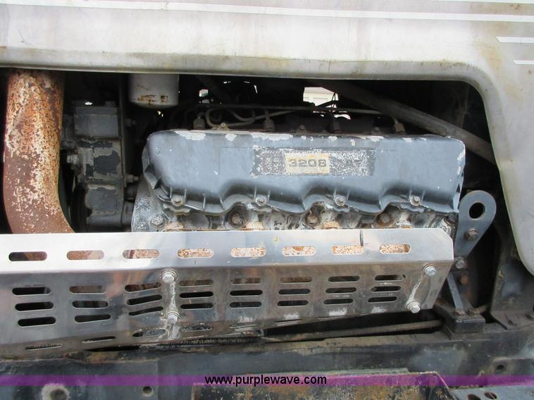 image for item I1762 1980 White 2-180 tractor