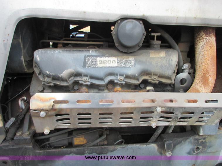 image for item I1762 1980 White 2-180 tractor