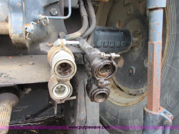 image for item I1762 1980 White 2-180 tractor