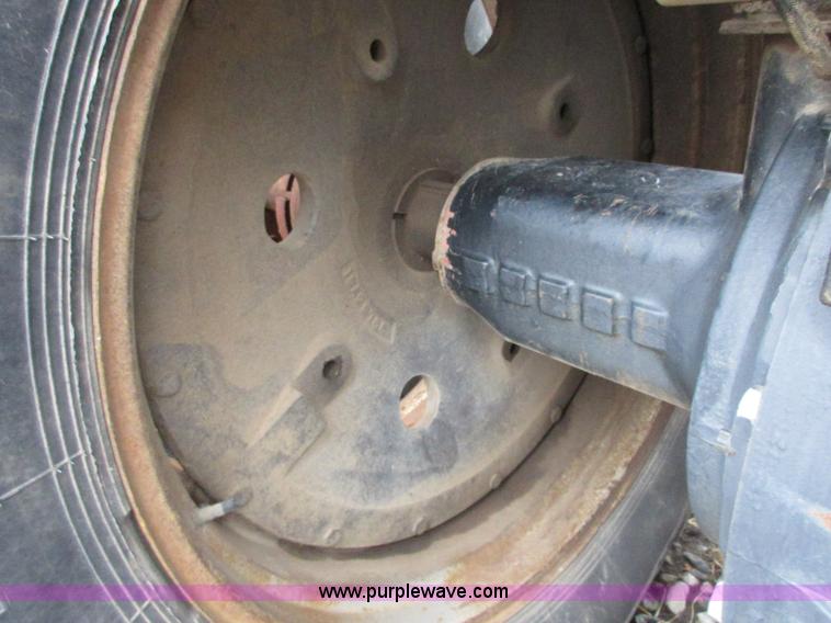 image for item I1762 1980 White 2-180 tractor