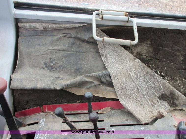 image for item I1762 1980 White 2-180 tractor