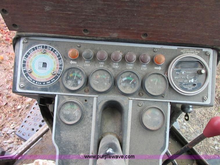 image for item I1762 1980 White 2-180 tractor