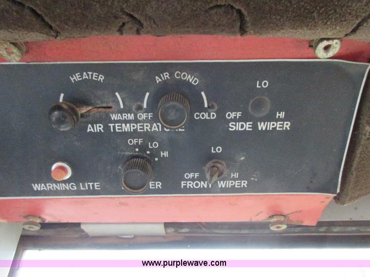 image for item I1762 1980 White 2-180 tractor