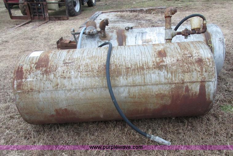 image for item I1778 (2) fuel tanks