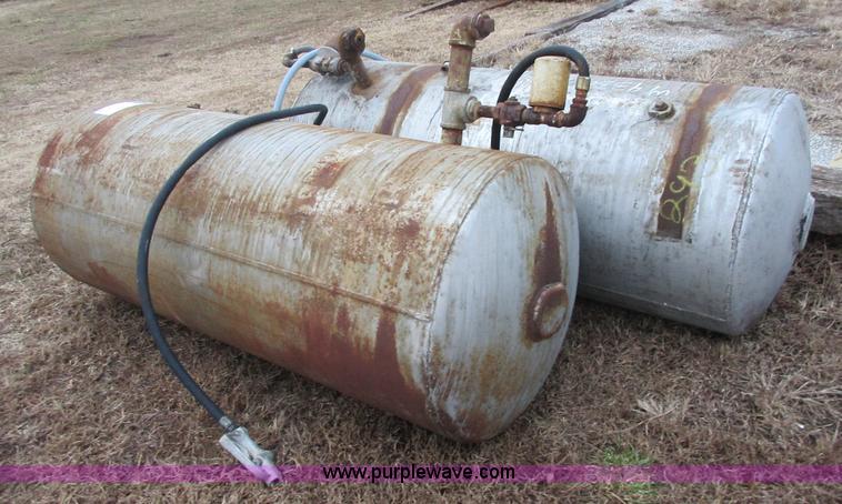 image for item I1778 (2) fuel tanks
